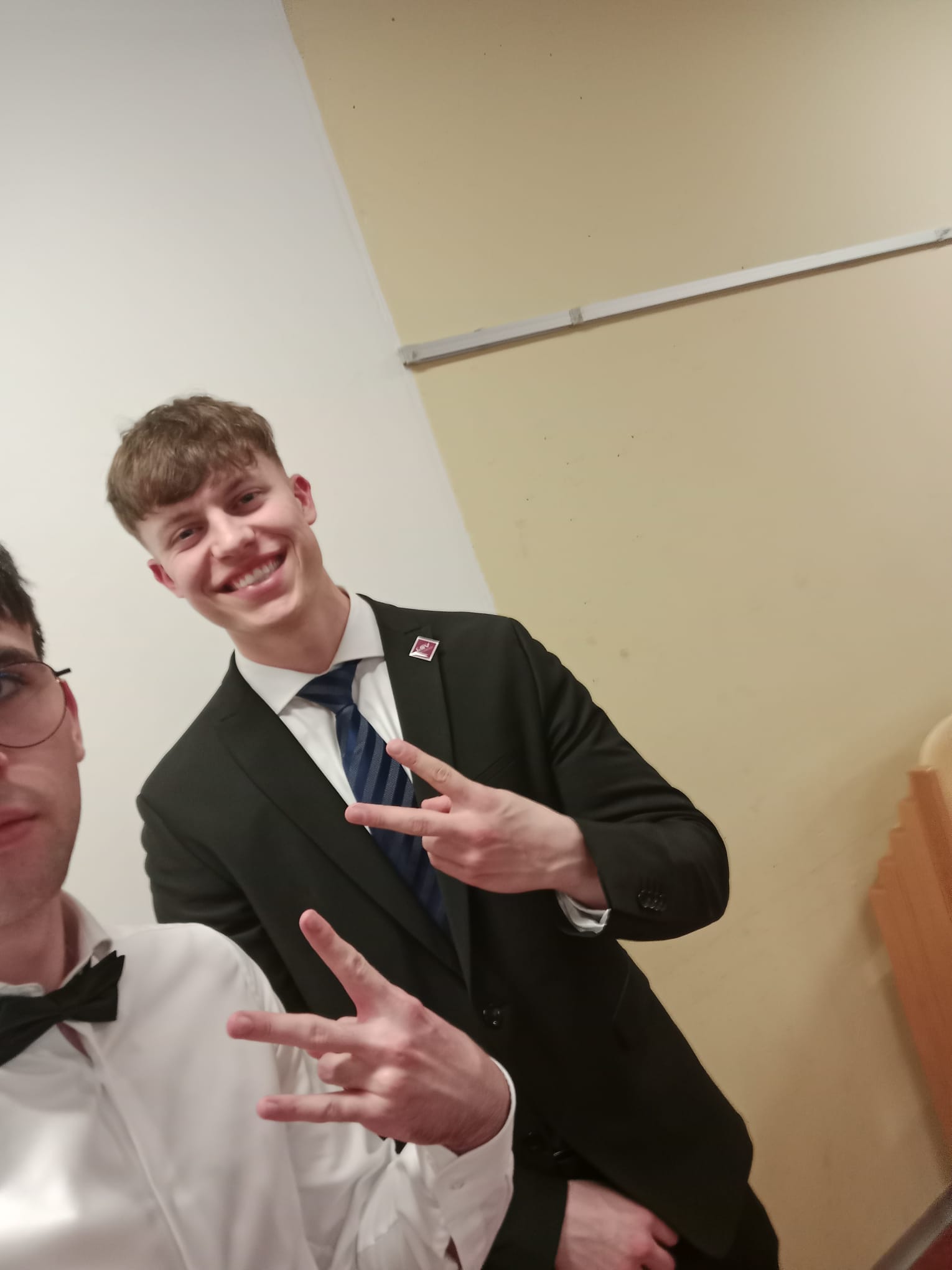 LG von UNFYL und Work4studs